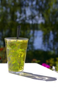 Spring to These Tasty Cold Dessert & Beverage Deals!