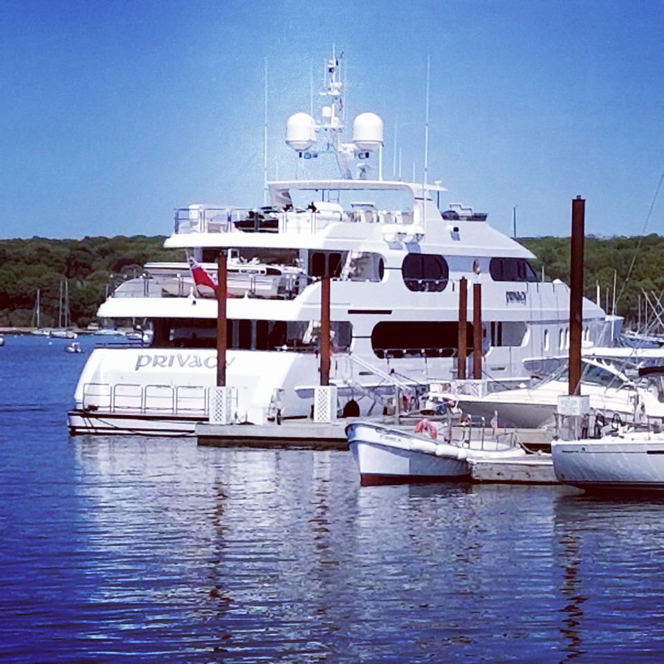 how long is tiger woods yacht