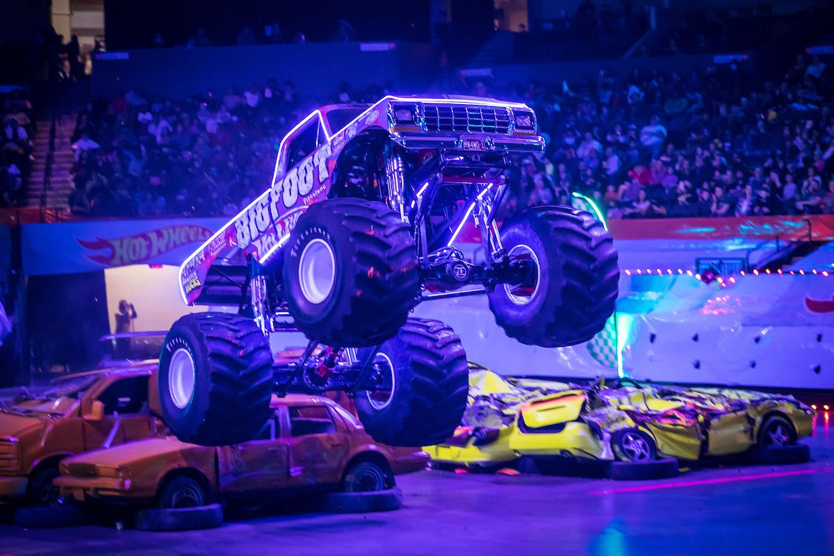 Hot Wheels Monster Trucks Live Glow Party Lights Up Nassau Coliseum