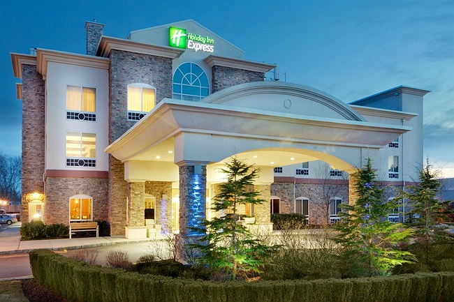 Holiday Inn Express & Suites in Long Island, Riverhead, NY