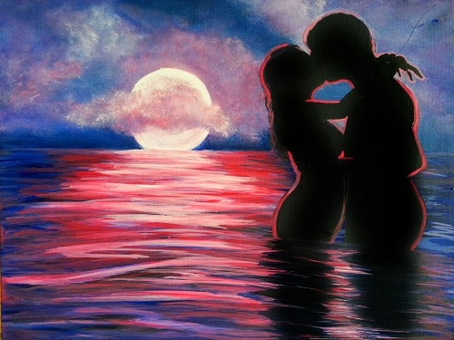 french kiss at moonlight